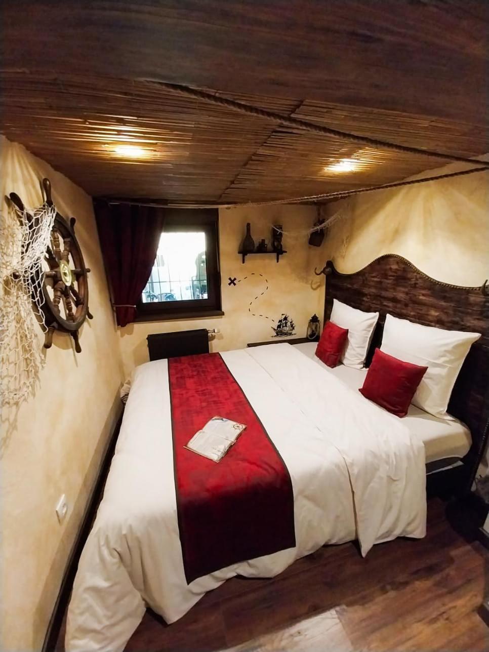 Le Repaire Des Pirates Logement Magique Sainte-Croix-en-Plaine エクステリア 写真