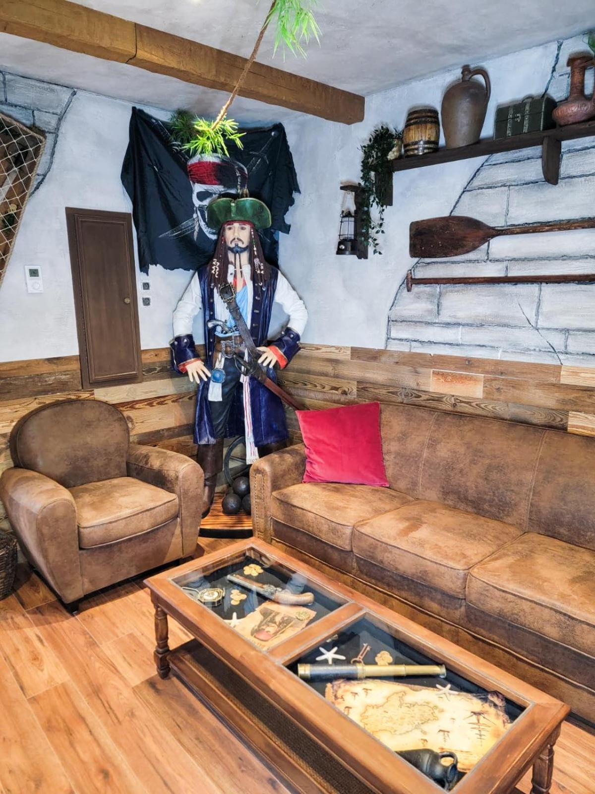 Le Repaire Des Pirates Logement Magique Sainte-Croix-en-Plaine エクステリア 写真