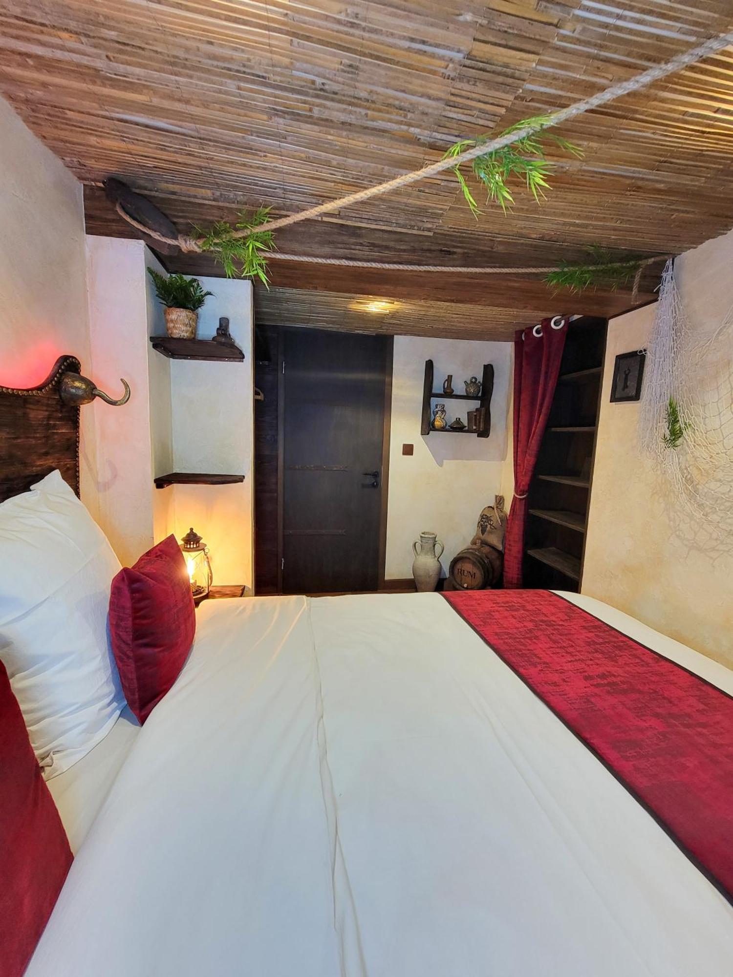 Le Repaire Des Pirates Logement Magique Sainte-Croix-en-Plaine エクステリア 写真