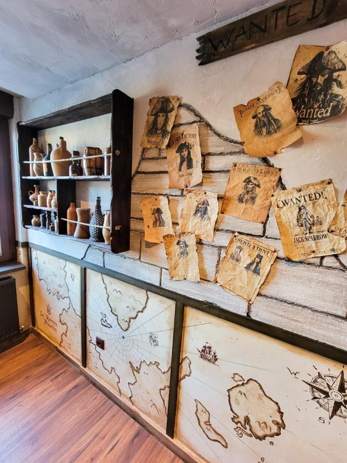 Le Repaire Des Pirates Logement Magique Sainte-Croix-en-Plaine エクステリア 写真